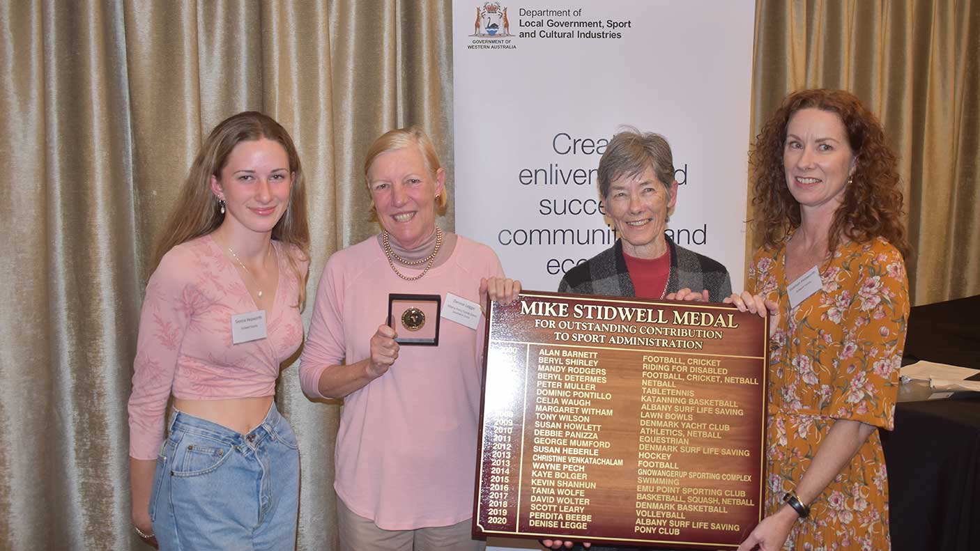 The Stidwell Family from left to right Sienna Hepworth (Mike Stidwell’s Grandaughter) Denise Legge (winner) Jill Stidwell and Siobhan Hepworth (Mike Stidwells Daughter) .