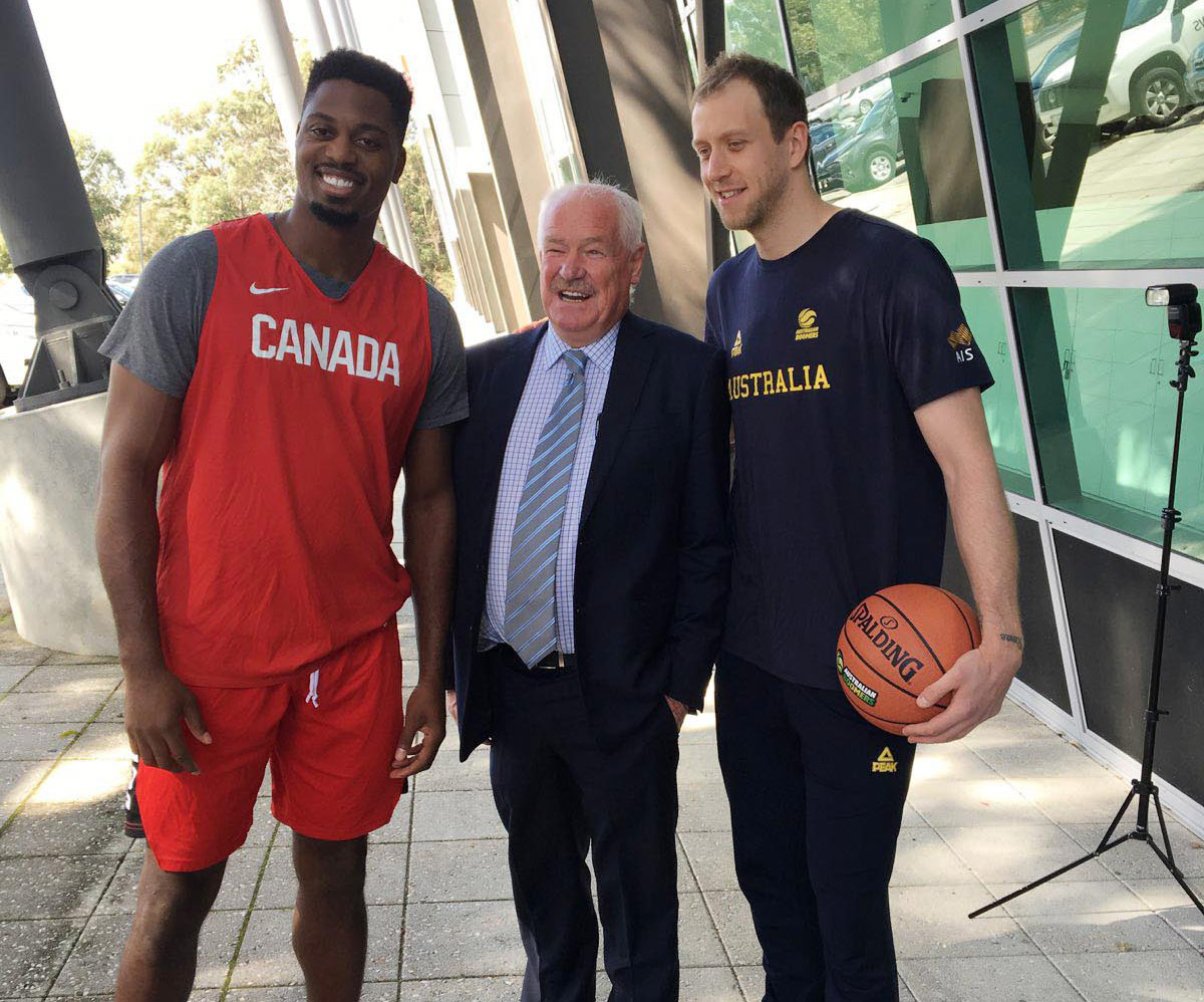 Minister Murray welcomes the Boomers and the Canadian team to Perth at Bendat Basketball Centre.