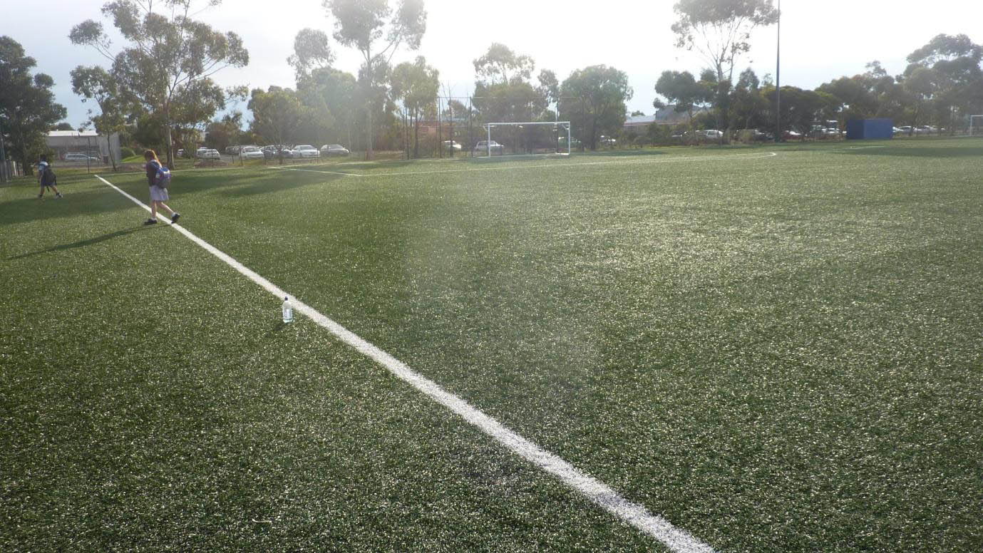 Sun glare arising from a recently installed synthetic turf soccer pitch in Melton, Victoria